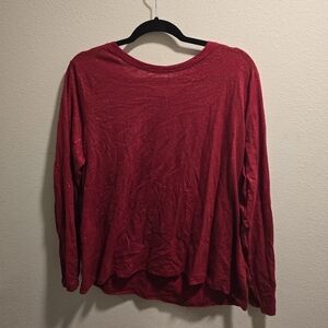 Sonoma red everyday tee with gold shimmer